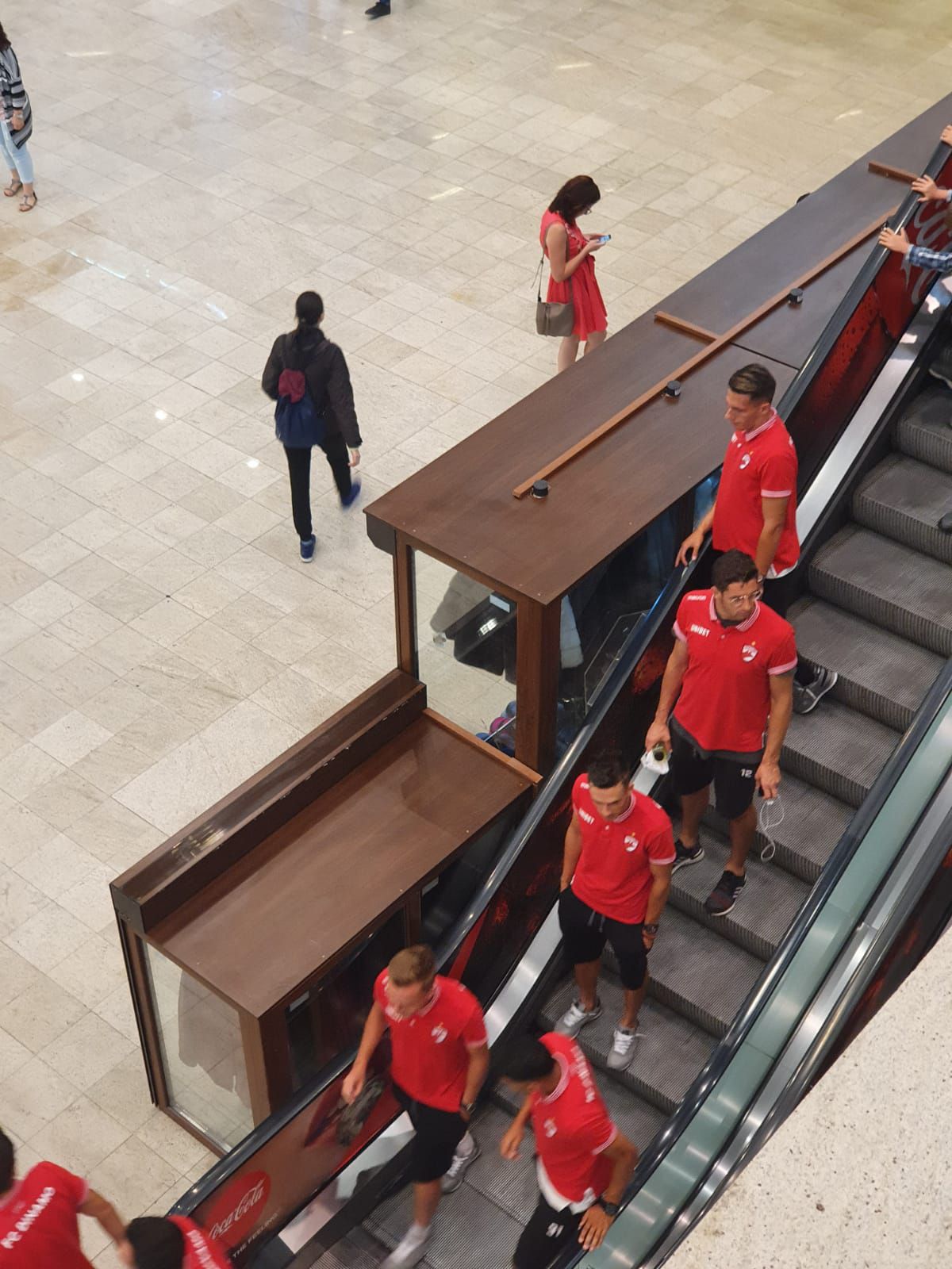 POLI IAȘI - DINAMO // GALERIE FOTO „Câinii” s-au adăpostit de ploaie în mall-ul din Iași