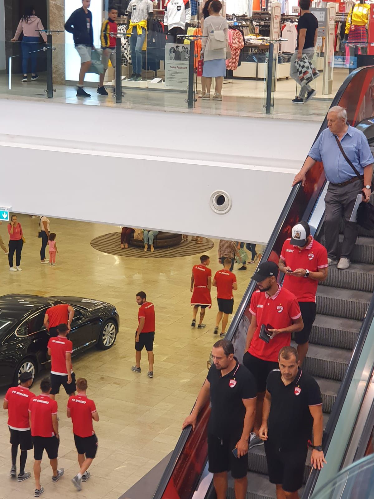 POLI IAȘI - DINAMO // GALERIE FOTO „Câinii” s-au adăpostit de ploaie în mall-ul din Iași