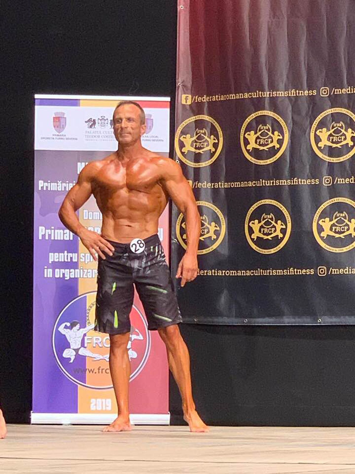 GALERIE FOTO Florentin Corbeanu e „Ronnie Coleman de România” » Polițist oltean, campion național de culturism la 49 de ani!