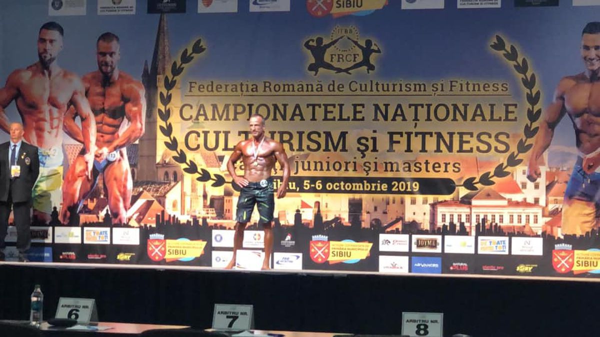 GALERIE FOTO Florentin Corbeanu e „Ronnie Coleman de România” » Polițist oltean, campion național de culturism la 49 de ani!