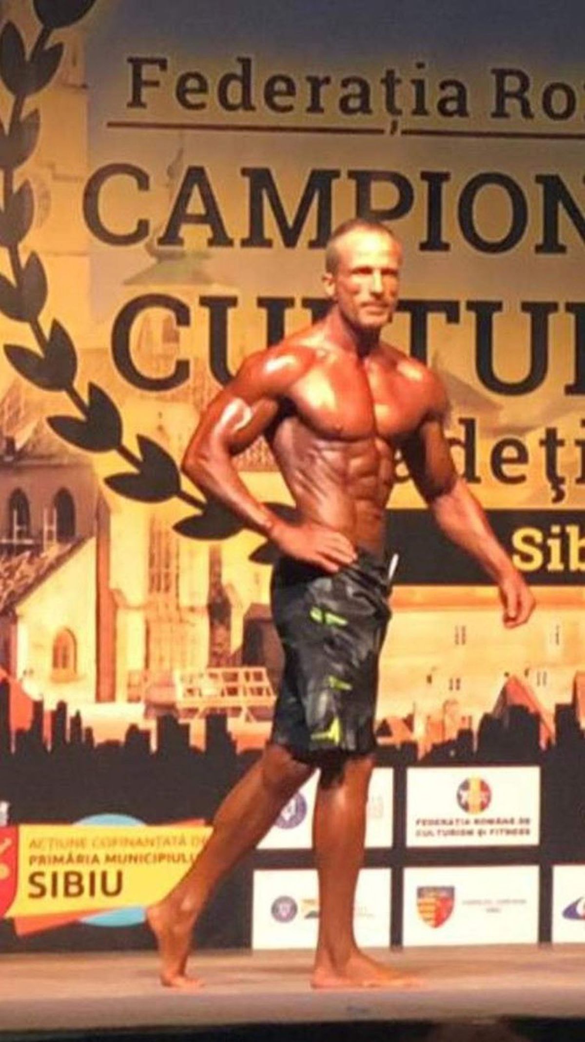 GALERIE FOTO Florentin Corbeanu e „Ronnie Coleman de România” » Polițist oltean, campion național de culturism la 49 de ani!