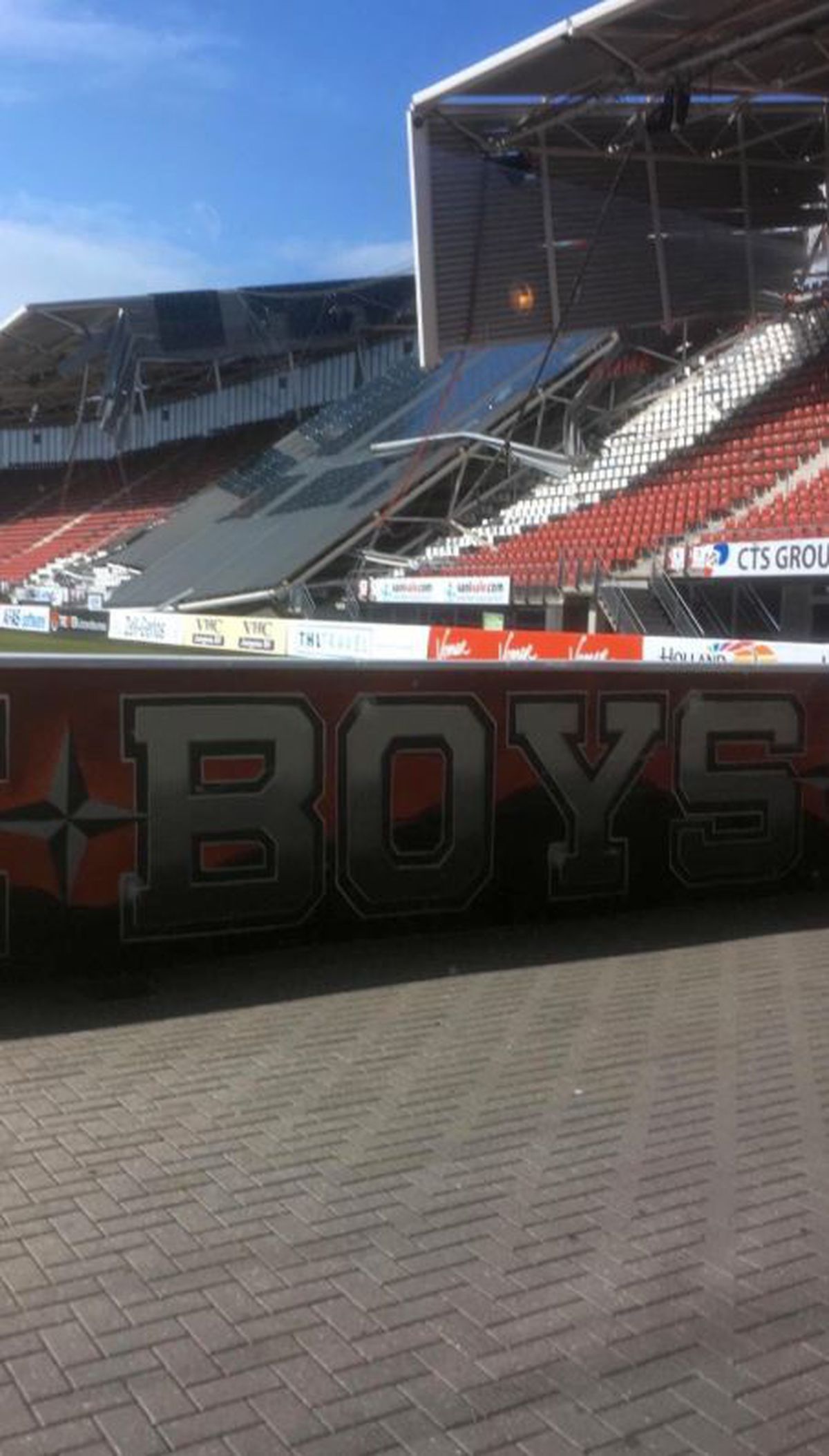 FOTO Acoperișul stadionului lui AZ Alkmaar s-a prăbușit!