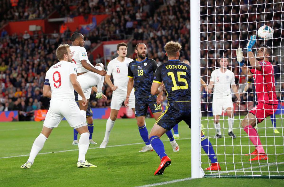 VIDEO+FOTO Gafă uluitoare! Cum s-au făcut de râs fundașii Angliei cu Kosovo » Gol primit în minutul 1!