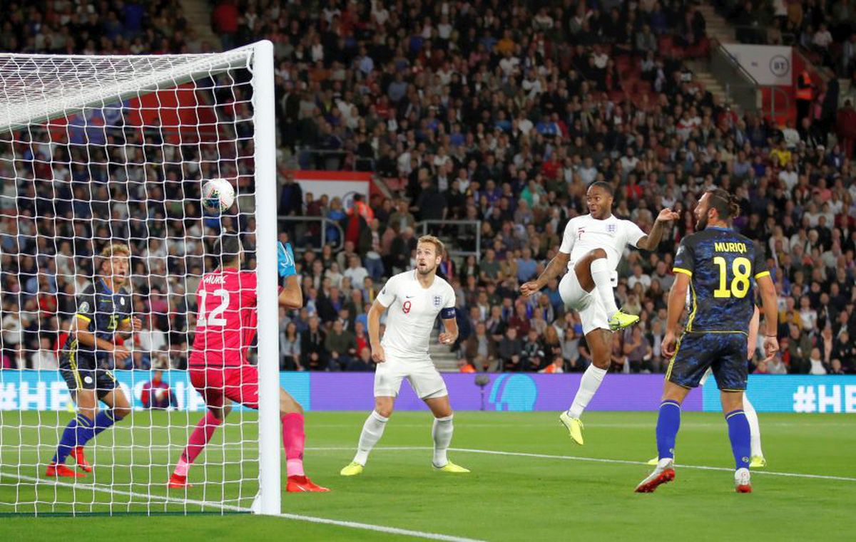 VIDEO+FOTO Gafă uluitoare! Cum s-au făcut de râs fundașii Angliei cu Kosovo » Gol primit în minutul 1!