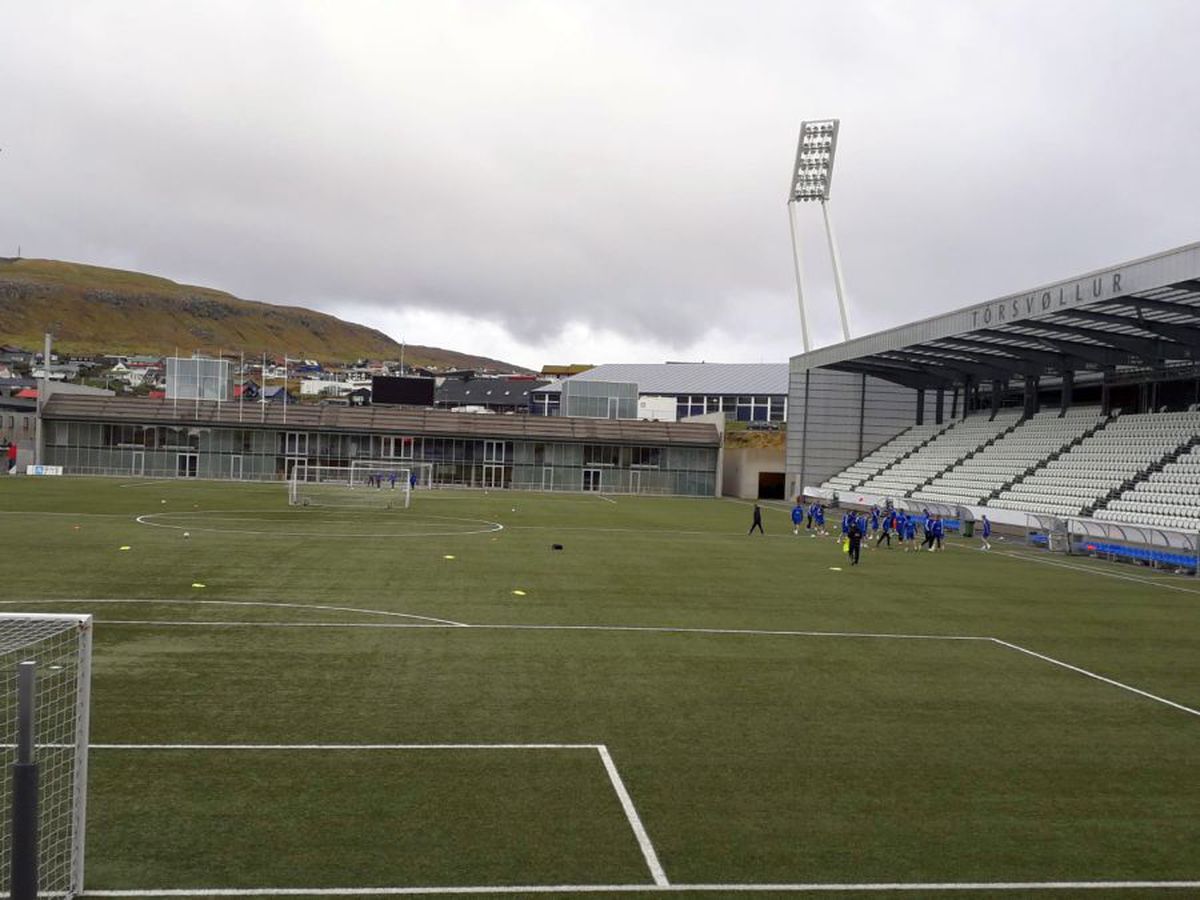 FEROE - ROMÂNIA // FOTO + VIDEO Reportaj GSP în Feroe: povestea cluburilor rivale care împart același stadion + la ce proiect lucrează de zor feroezii