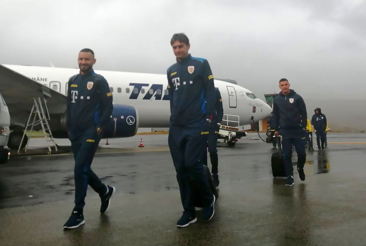 FEROE - ROMÂNIA // GALERIE FOTO Imagini cu sosirea „tricolorilor” în Feroe: vreme groaznică în momentul aterizării