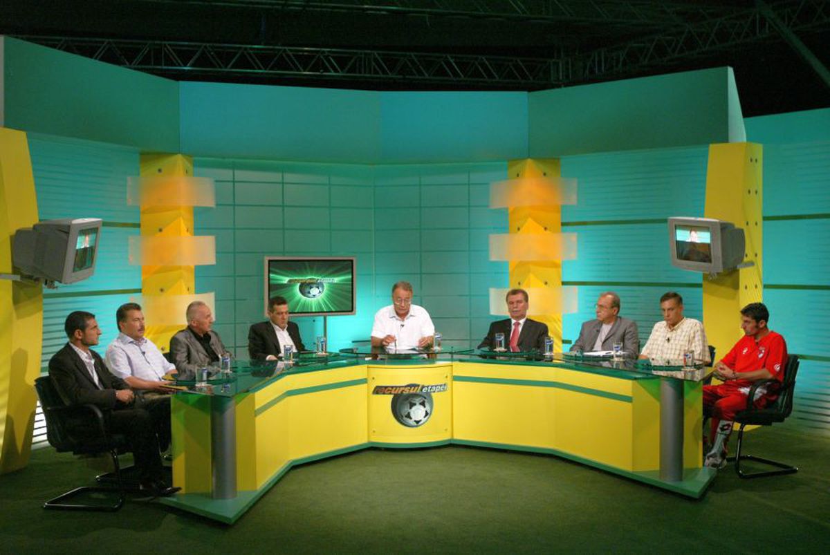 FOTO Invitați de marcă, asistente sexy și analiza tuturor meciurilor » Imagini de colecție de la „Procesul Etapei”