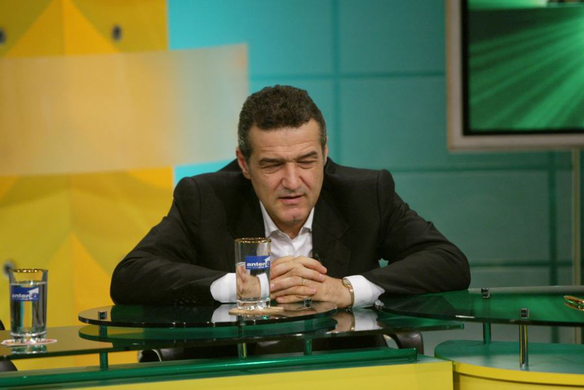 FOTO Invitați de marcă, asistente sexy și analiza tuturor meciurilor » Imagini de colecție de la „Procesul Etapei”