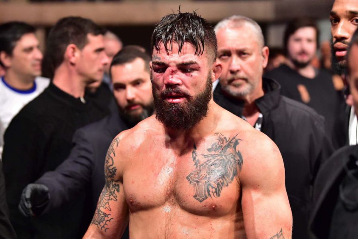 UFC URUGUAY // VIDEO+FOTO Imagini cu puternic impact emoțional! Mike Perry a terminat lupta cu nasul rupt