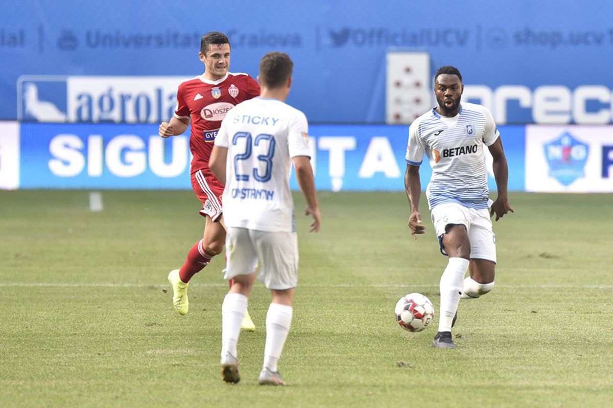 CRAIOVA - SEPSI 0-1 // VIDEO+FOTO » Criză! Oltenii ajung la 3 înfrângeri consecutive și suporterii i-au cerut demisia lui Corneliu Papură