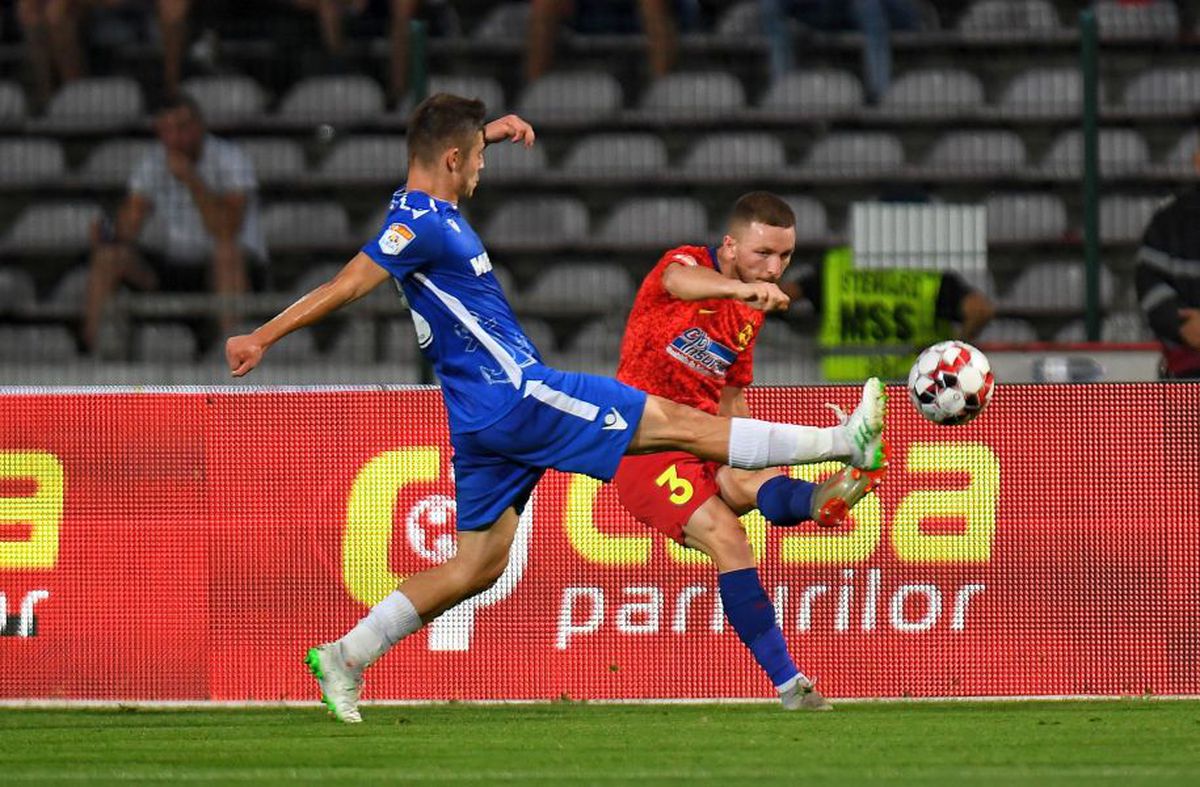 FCSB - VOLUNTARI / VIDEO+FOTO Seară neagră pentru Marian Botezatu! A greșit flagrant la primul gol, și-a dat autogol și și-a rupt tricoul de nervi