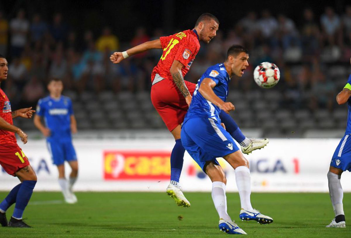 FCSB - VOLUNTARI / VIDEO+FOTO Seară neagră pentru Marian Botezatu! A greșit flagrant la primul gol, și-a dat autogol și și-a rupt tricoul de nervi