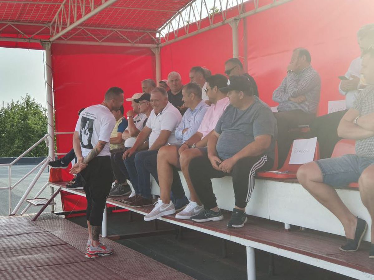 LIGA 2 // VIDEO+FOTO Cristi Bud, dat afară de Erik Lincar de la Turris Turnu Măgurele! Mesaj obscen al fostului atacant al campioanei CFR Cluj