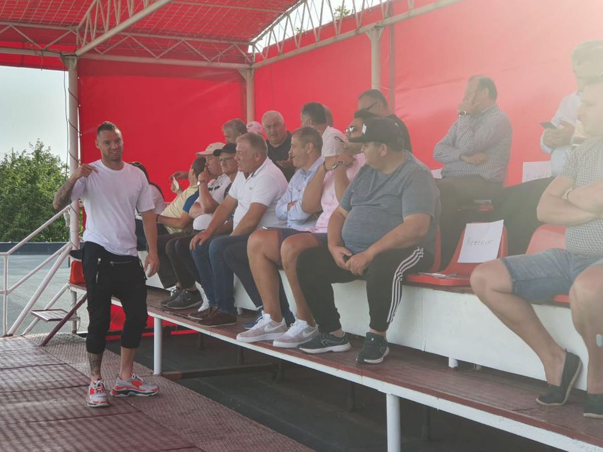 LIGA 2 // VIDEO+FOTO Cristi Bud, dat afară de Erik Lincar de la Turris Turnu Măgurele! Mesaj obscen al fostului atacant al campioanei CFR Cluj