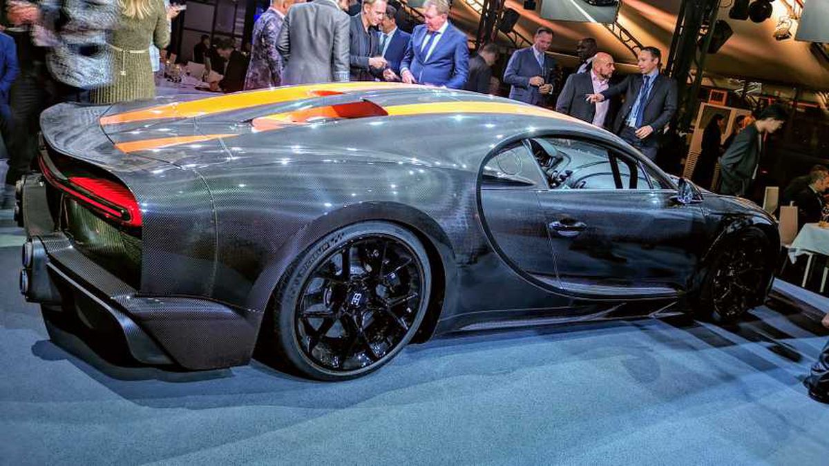 VIDEO Bugatti a lansat un nou model de lux: Chiron Super Sport 300+ atinge 490 km/h și costă 3,5 milioane de euro!