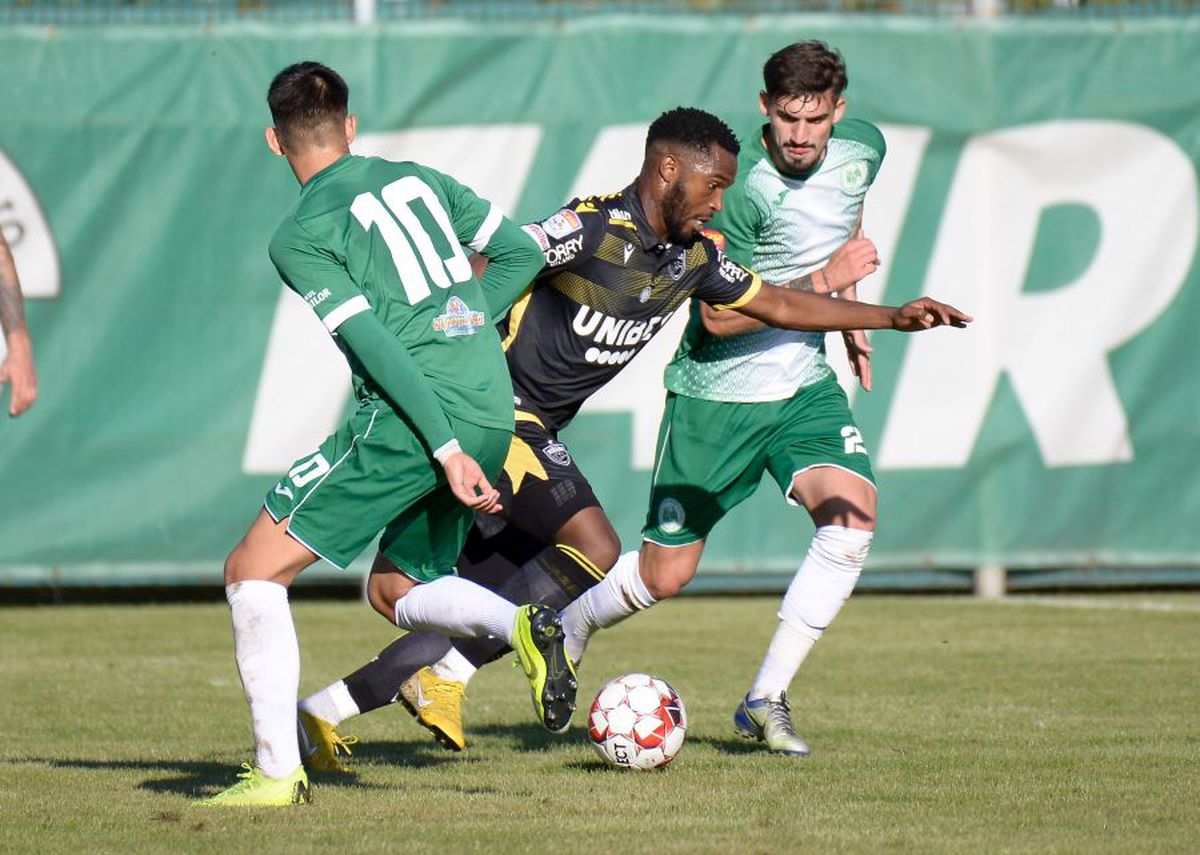 CONCORDIA - DINAMO 1-2 // FOTO „Câinii” au învins noua echipă a lui Erik Lincar! Goluri Brito și Perovic