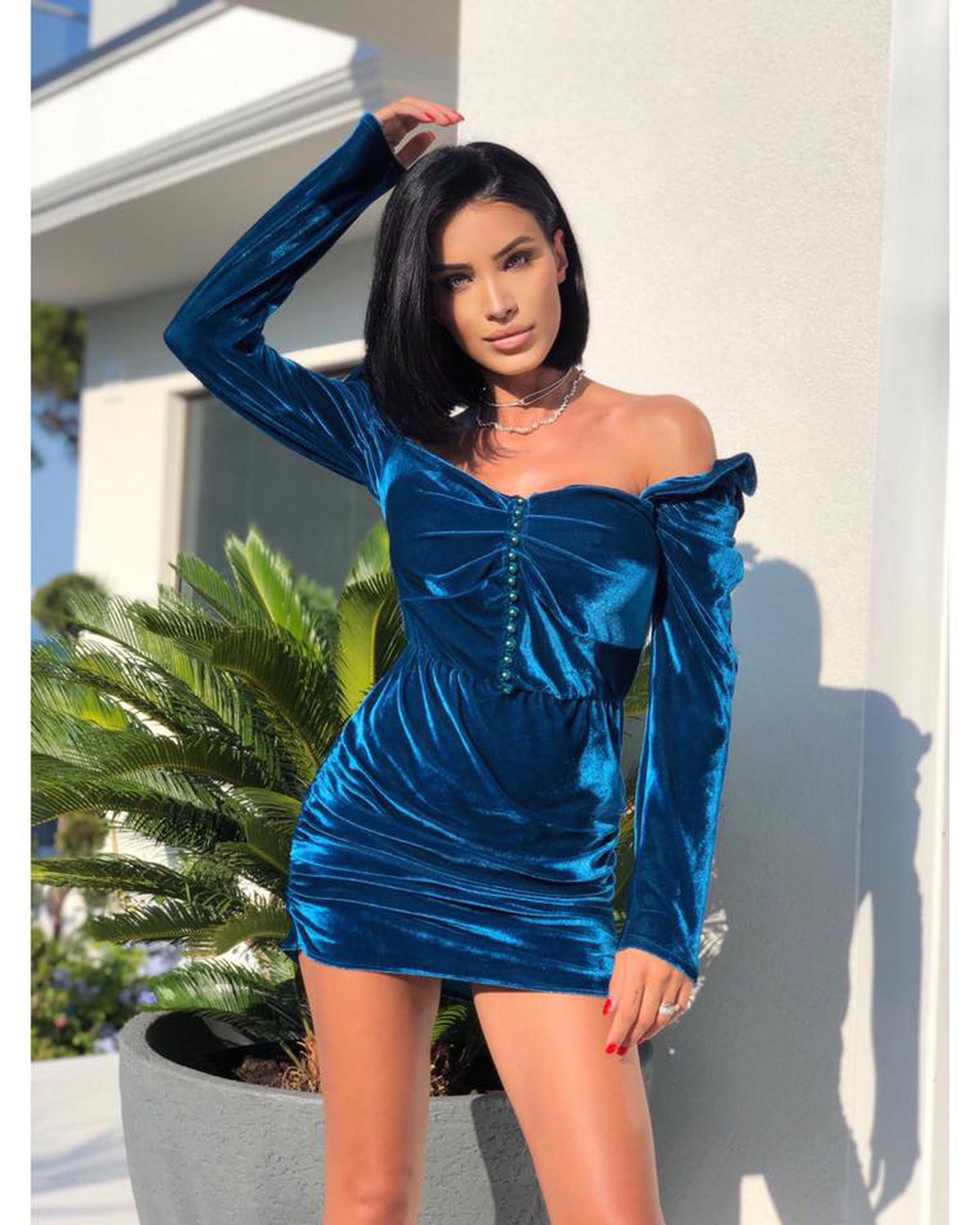 GALERIE FOTO Adelina Pestriţu a ieșit în costum de baie, la -5 grade, din hotelul din Poiană: „Mi-a văzut cineva paltonul?”