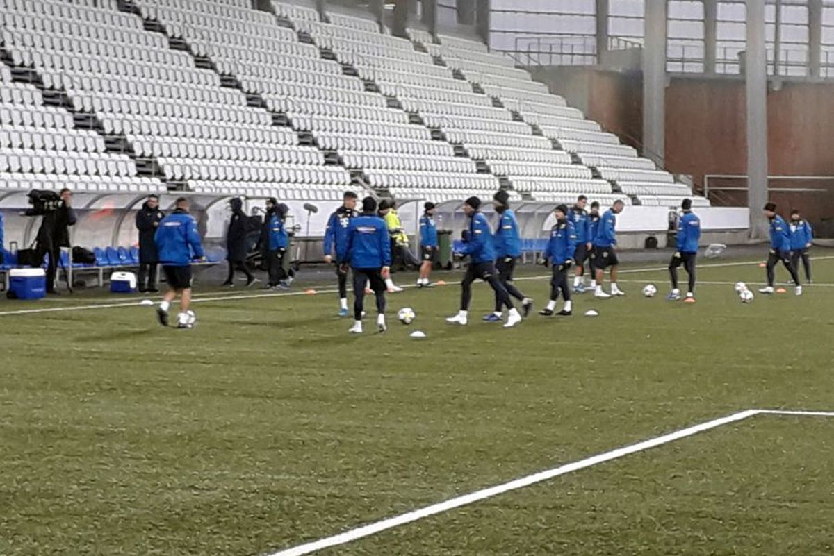 FEROE - ROMÂNIA // VIDEO+FOTO Ultrașii au venit la antrenamentul oficial al naționalei + Vremea le-a dat bătăi de cap „tricolorilor”
