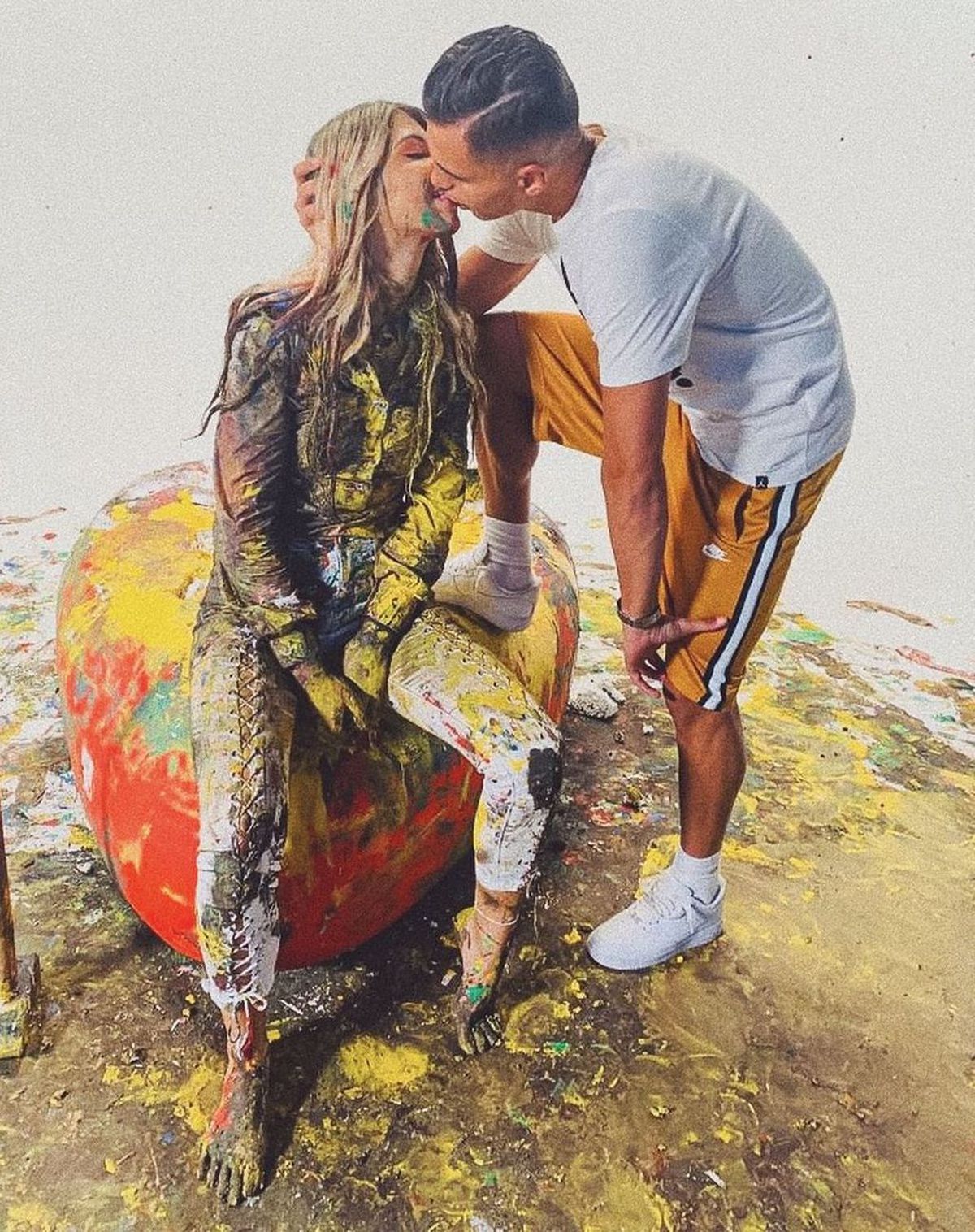 FOTO „Fără ritm de joc”, Cristi Manea a fost la un eveniment dedicat influencerilor » Iubita fotbalistului va merge la Los Angeles