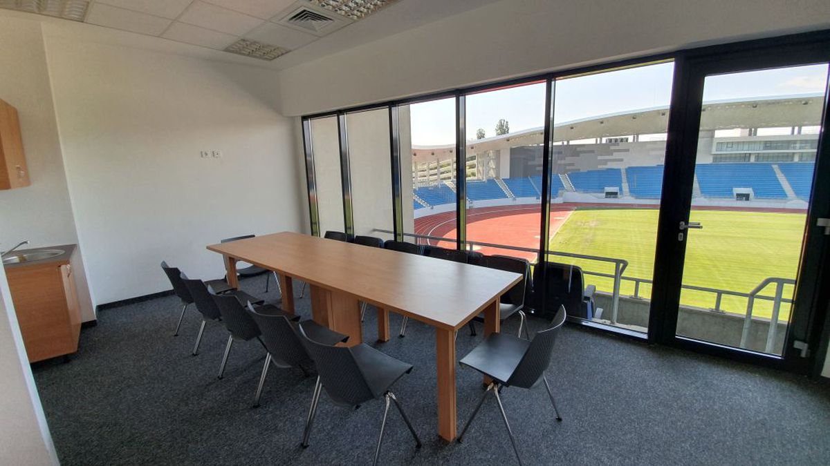 VIDEO În fine, e gata și stadionul de la Tg. Jiu! Ce echipă va juca prima dată pe noua arenă