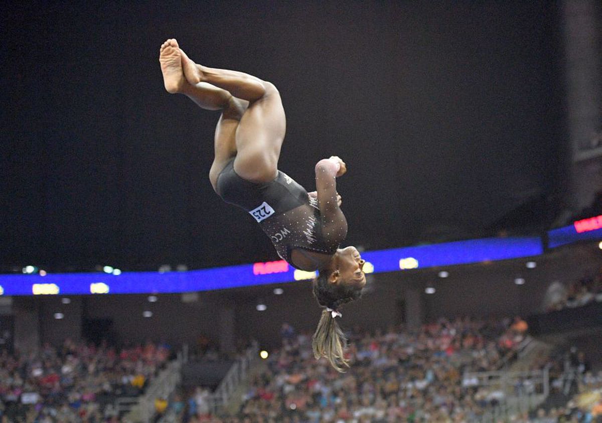 Simone Biles a scris o nouă pagină de istorie în gimnastică: săritura uluitoare pe care doar bărbații o executaseră