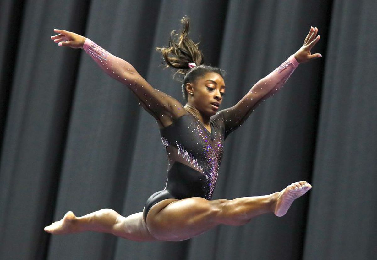 Simone Biles a scris o nouă pagină de istorie în gimnastică: săritura uluitoare pe care doar bărbații o executaseră