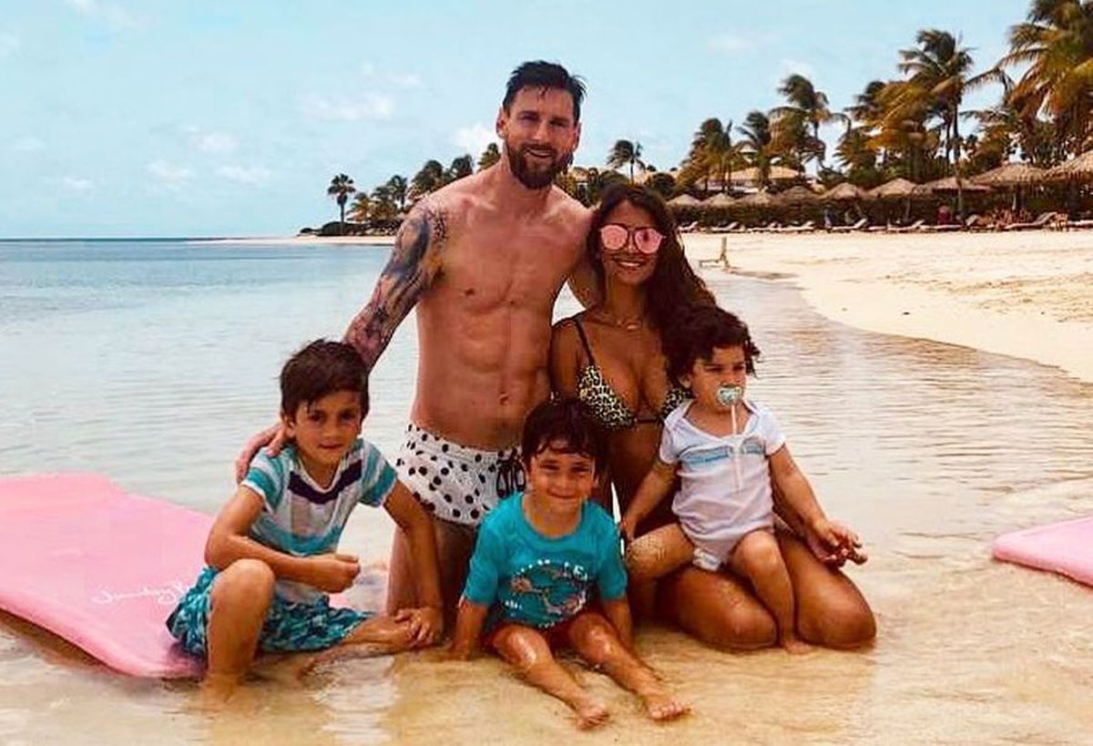 FOTO+VIDEO Lionel Messi stă de o lună pe tușă și acum a spus adevărul despre accidentarea suferită: „Mi se tot fac teste”