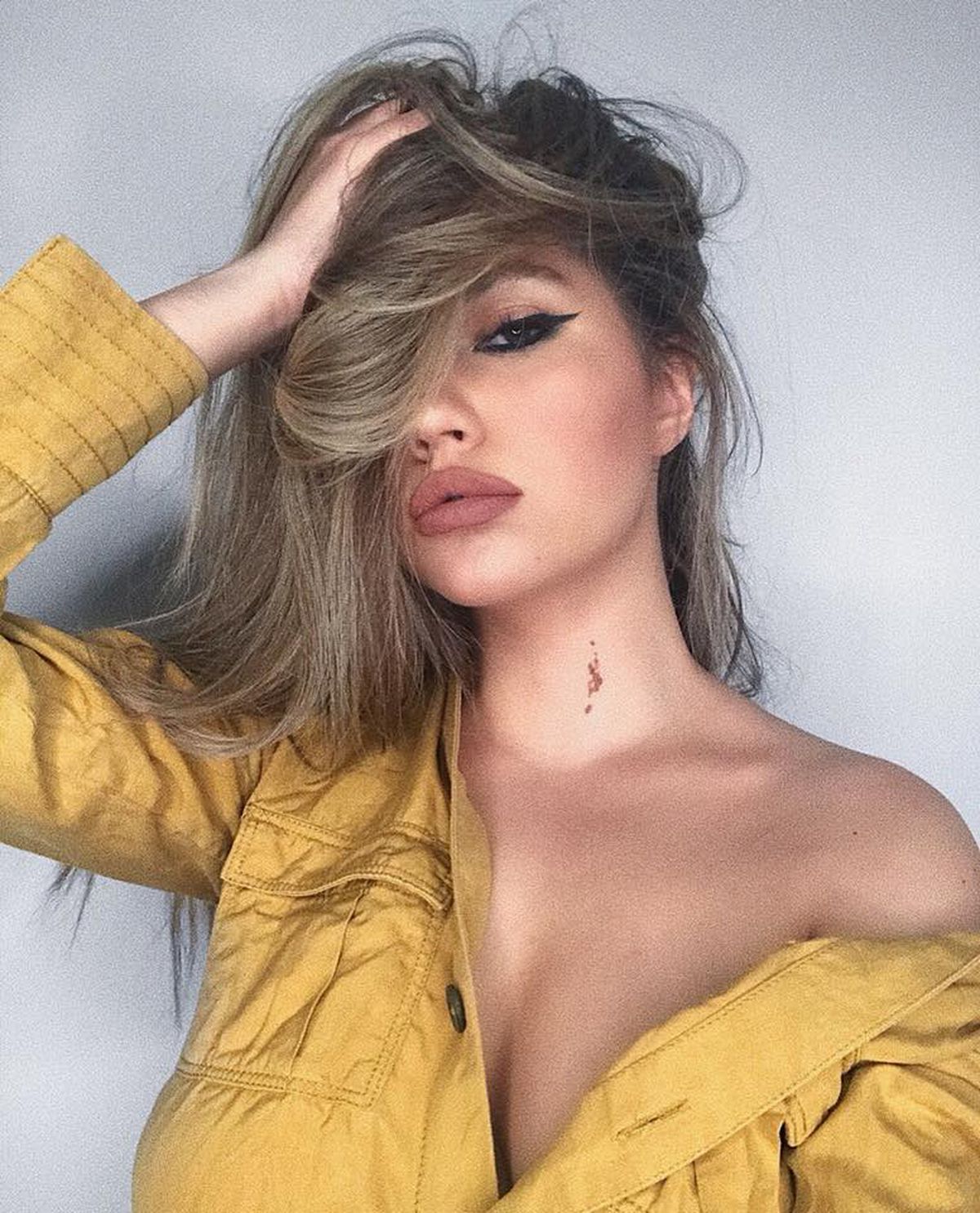 VIDEO+FOTO Final de relație pentru Dragoș Nedelcu și Gabriela Amzaru! N-a vrut să se afișeze în public cu iubita cântăreață și i-a dat papucii