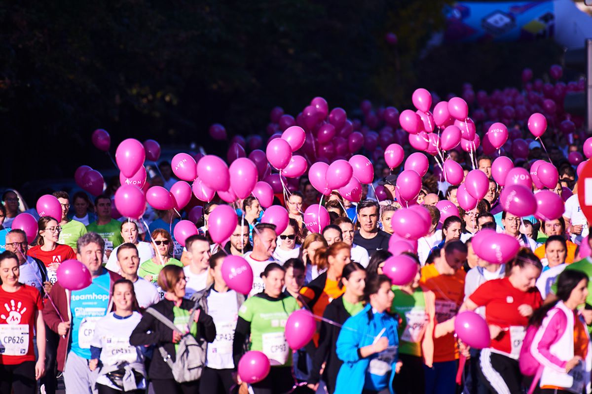 FOTO BUCHAREST MARATHON 2019 // Veselie în alergare pe străzile Bucureștiului