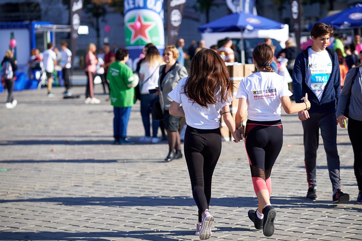 FOTO BUCHAREST MARATHON 2019 // Veselie în alergare pe străzile Bucureștiului