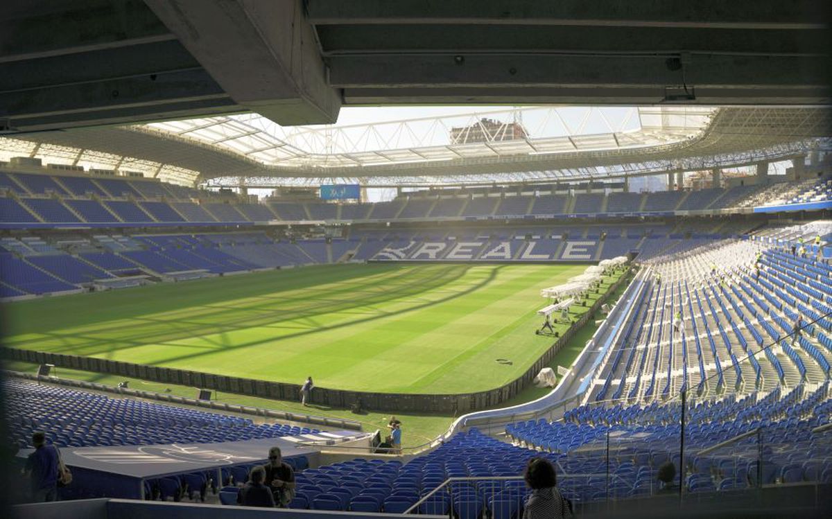 FOTO În Spania se poate! Real Sociedad a făcut ce Dinamo doar visează: și-a scos pista de la stadion și a mărit capacitatea cu 10.000 de locuri