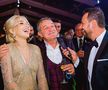 VIDEO Imaginile anului în România! Gigi Becali a făcut show la nunta Teodorei: a aruncat cu sute de bancnote și, la final, fiecare ospătar a stat la coadă pentru 200 de euro