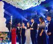 VIDEO Imaginile anului în România! Gigi Becali a făcut show la nunta Teodorei: a aruncat cu sute de bancnote și, la final, fiecare ospătar a stat la coadă pentru 200 de euro