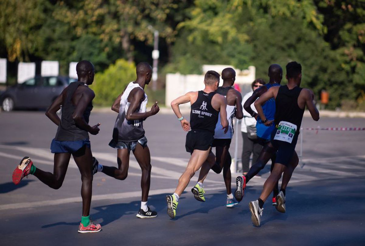 MARATONUL BUCUREȘTI // FOTO Sărbătoare pe străzile Capitalei: iată câștigătorii Maratonului de la București