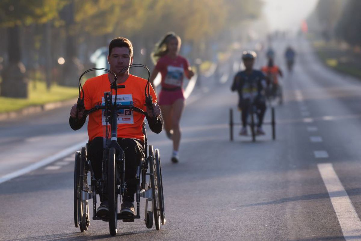 MARATONUL BUCUREȘTI // FOTO Sărbătoare pe străzile Capitalei: iată câștigătorii Maratonului de la București