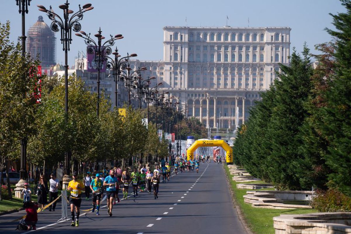 MARATONUL BUCUREȘTI // FOTO Sărbătoare pe străzile Capitalei: iată câștigătorii Maratonului de la București