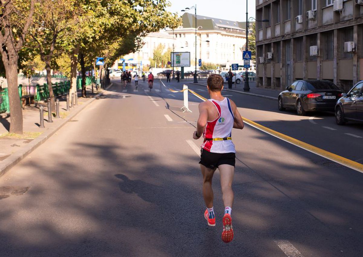 MARATONUL BUCUREȘTI // FOTO Sărbătoare pe străzile Capitalei: iată câștigătorii Maratonului de la București