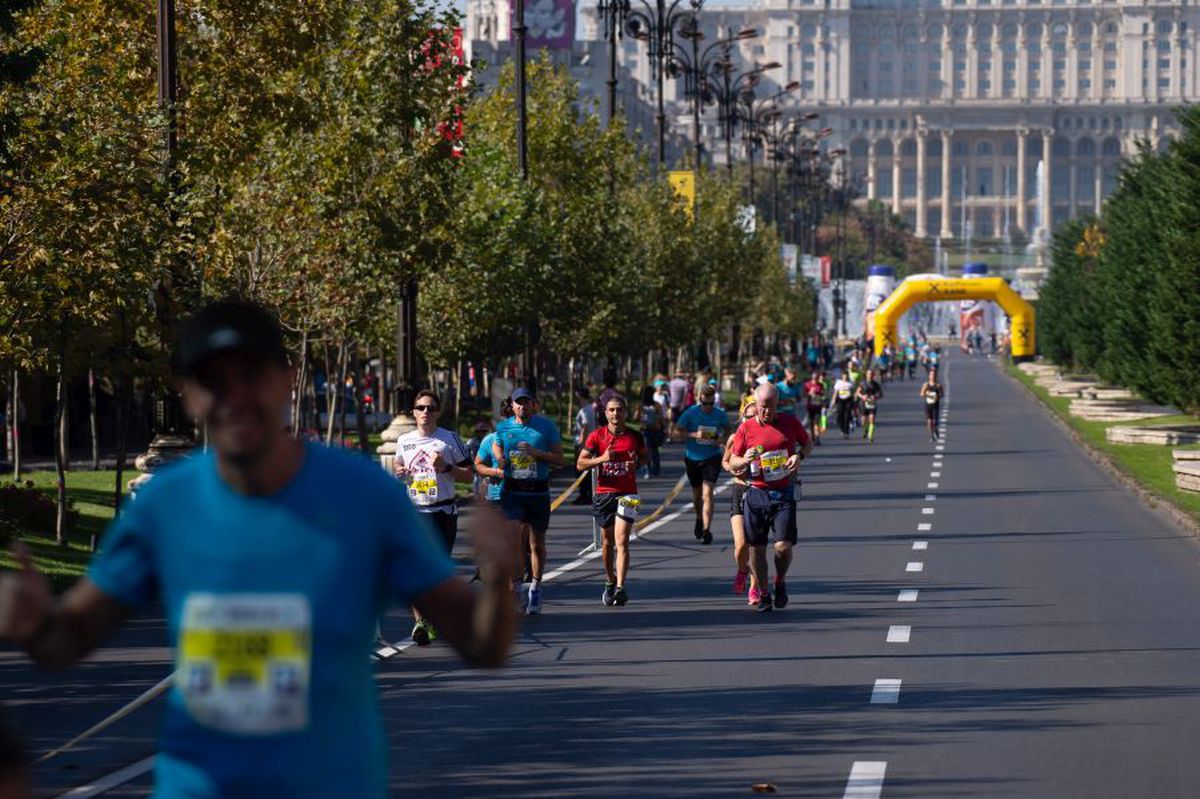 MARATONUL BUCUREȘTI // FOTO Sărbătoare pe străzile Capitalei: iată câștigătorii Maratonului de la București