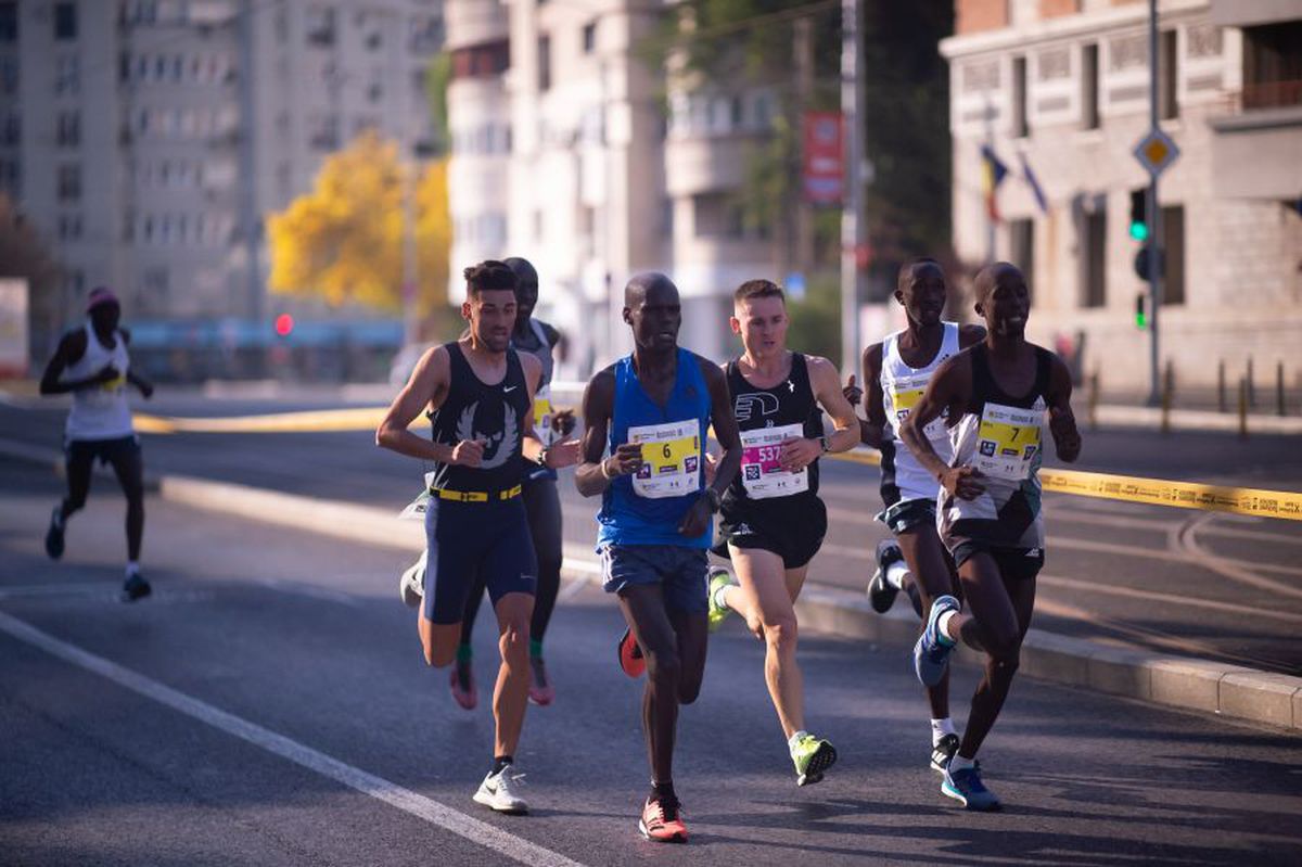 MARATONUL BUCUREȘTI // FOTO Sărbătoare pe străzile Capitalei: iată câștigătorii Maratonului de la București