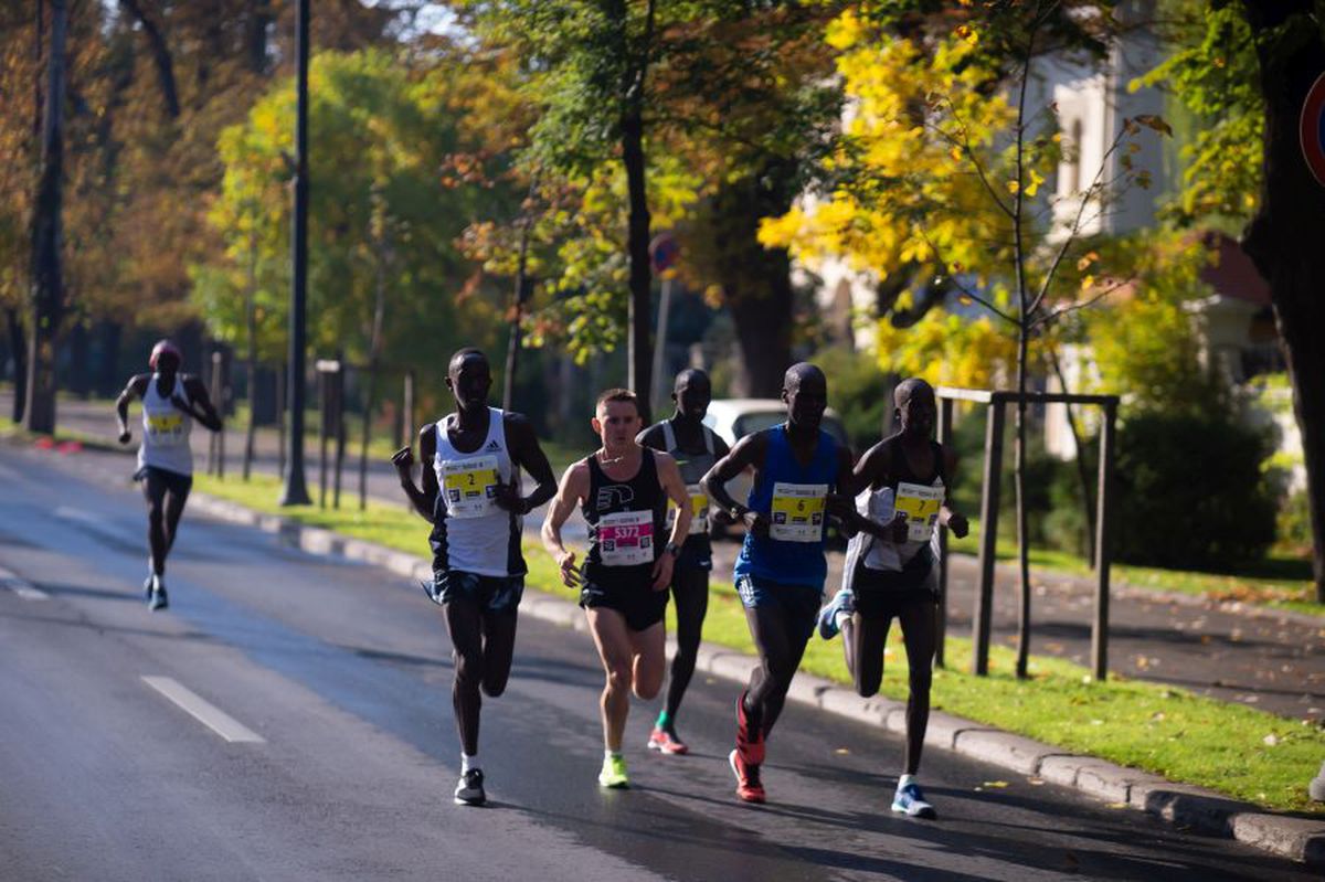 MARATONUL BUCUREȘTI // FOTO Sărbătoare pe străzile Capitalei: iată câștigătorii Maratonului de la București