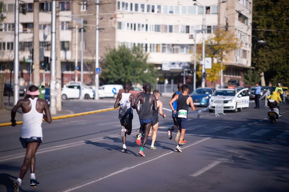 MARATONUL BUCUREȘTI // FOTO Sărbătoare pe străzile Capitalei: iată câștigătorii Maratonului de la București