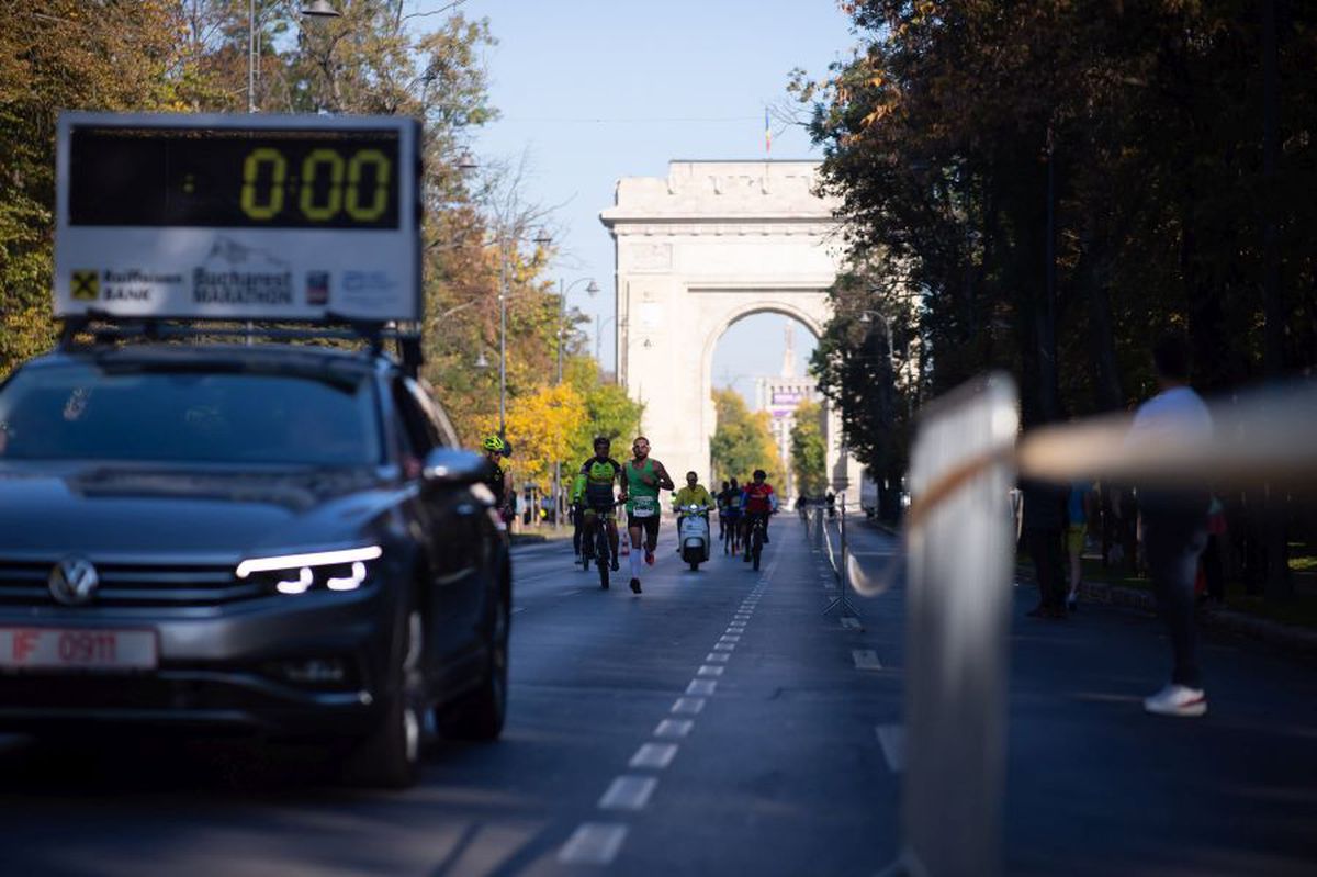 MARATONUL BUCUREȘTI // FOTO Sărbătoare pe străzile Capitalei: iată câștigătorii Maratonului de la București