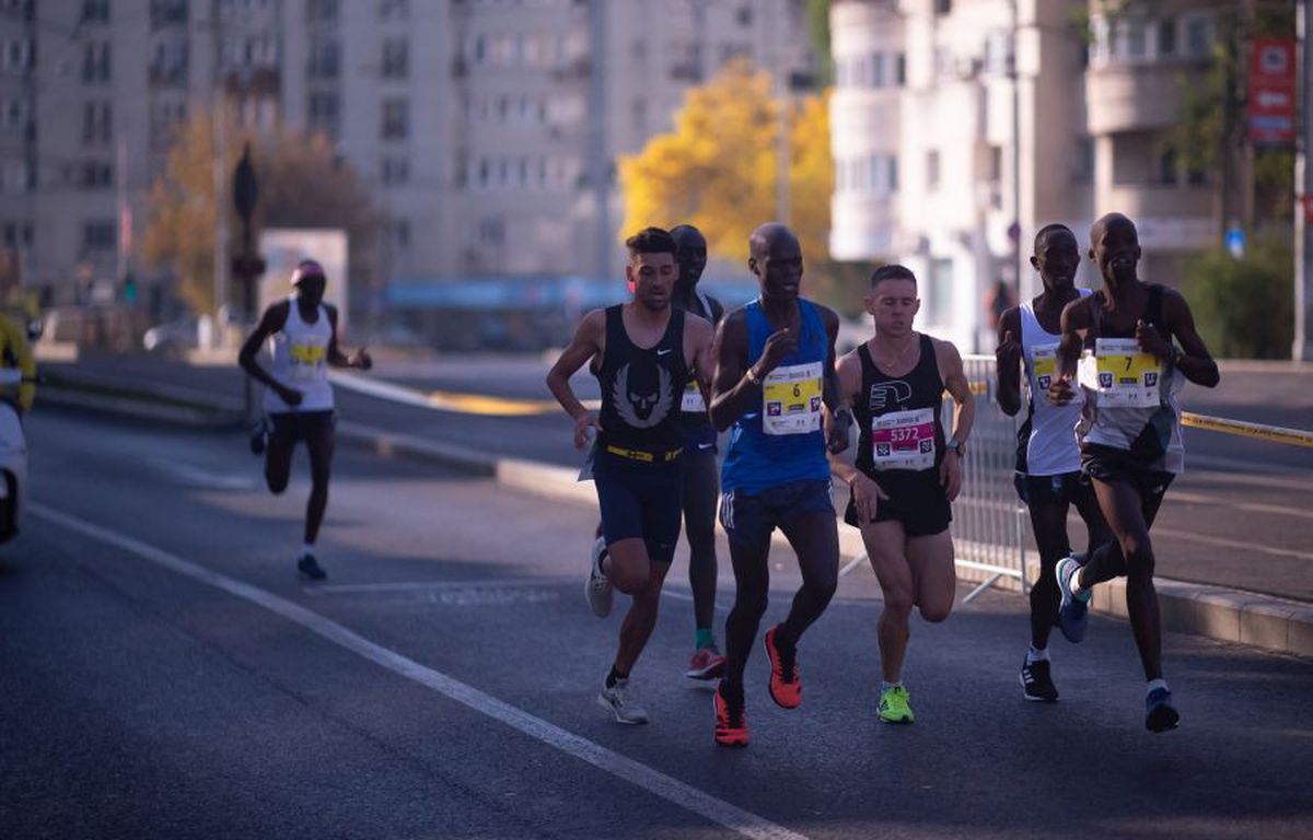 MARATONUL BUCUREȘTI // FOTO Sărbătoare pe străzile Capitalei: iată câștigătorii Maratonului de la București