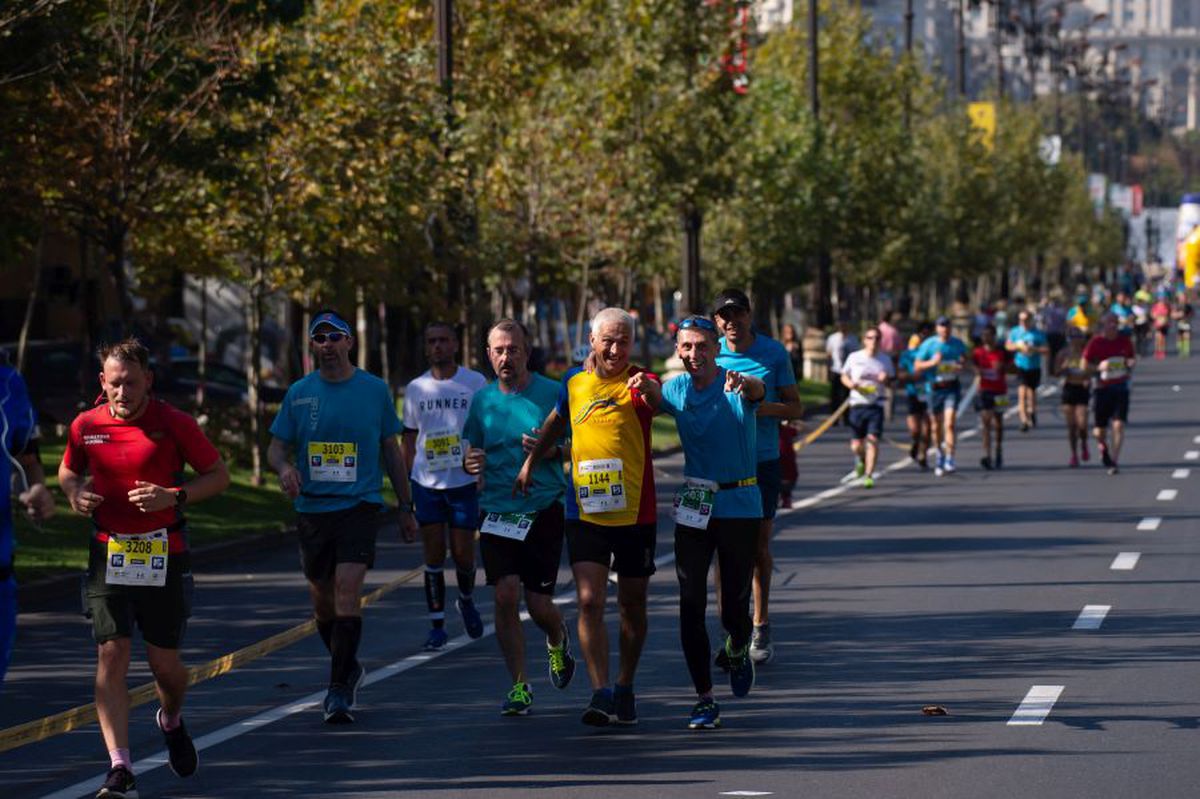 MARATONUL BUCUREȘTI // FOTO Sărbătoare pe străzile Capitalei: iată câștigătorii Maratonului de la București