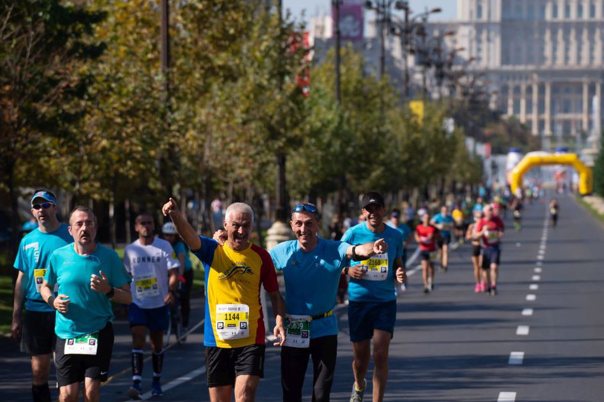 MARATONUL BUCUREȘTI // FOTO Sărbătoare pe străzile Capitalei: iată câștigătorii Maratonului de la București