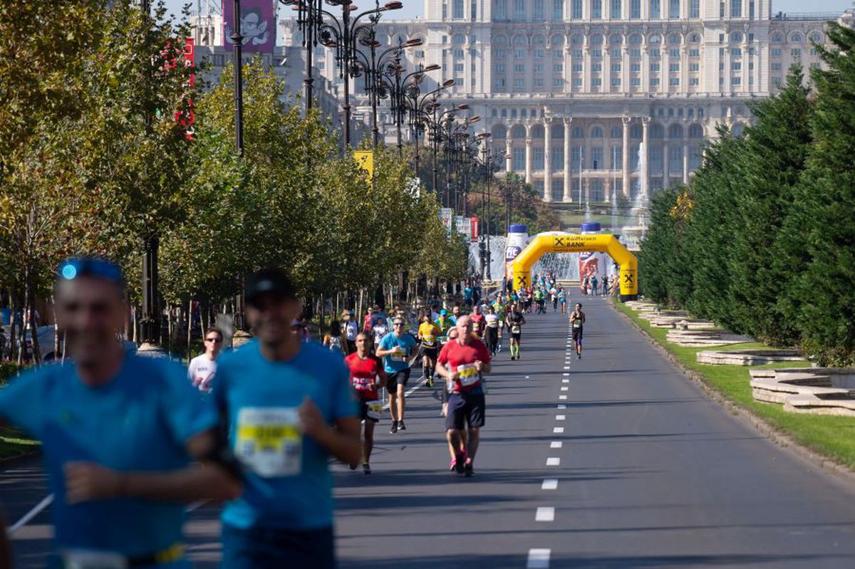 MARATONUL BUCUREȘTI // FOTO Sărbătoare pe străzile Capitalei: iată câștigătorii Maratonului de la București