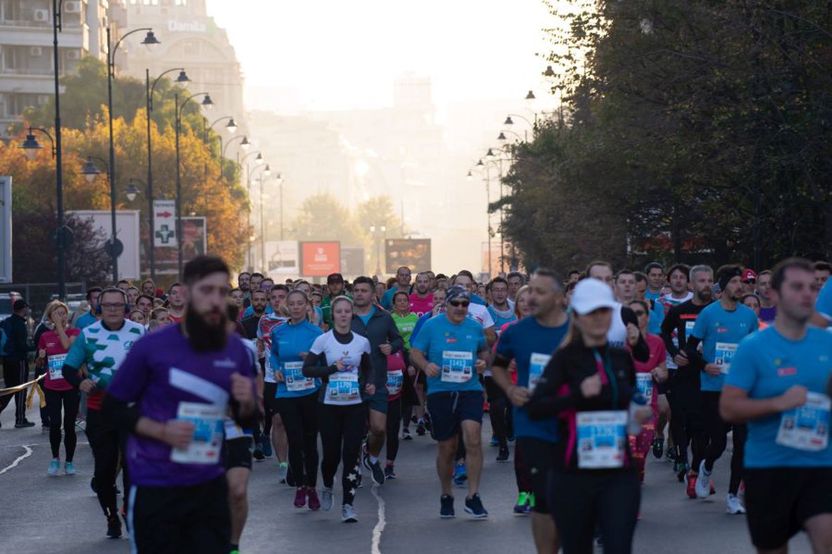 MARATONUL BUCUREȘTI // FOTO Sărbătoare pe străzile Capitalei: iată câștigătorii Maratonului de la București