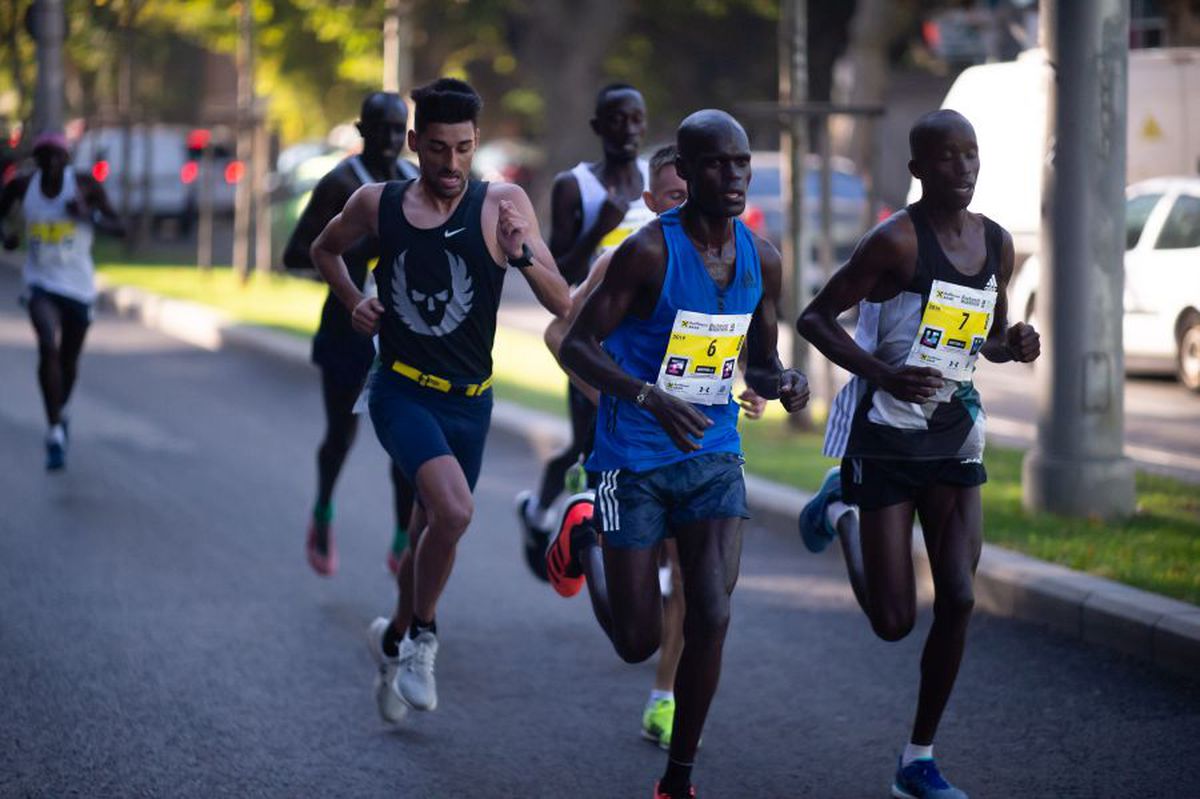 MARATONUL BUCUREȘTI // FOTO Sărbătoare pe străzile Capitalei: iată câștigătorii Maratonului de la București