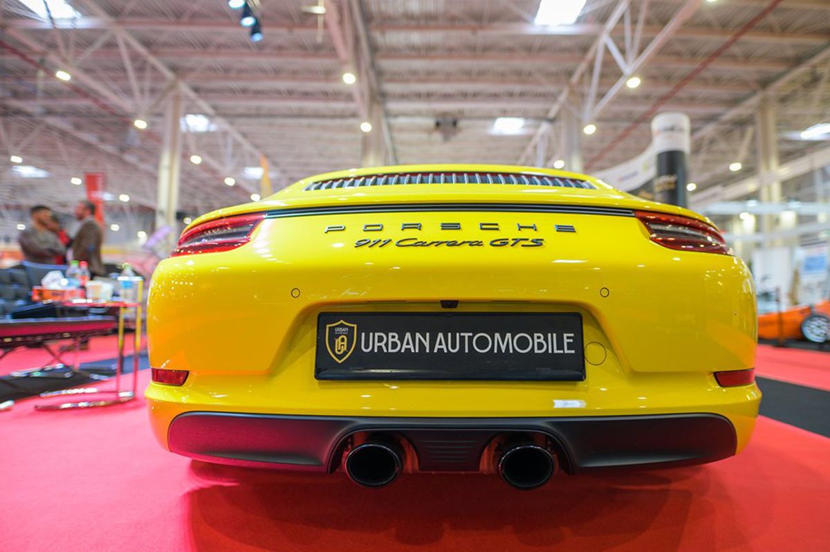 EXCLUSIV / VIDEO McLaren-ul lui Alibec, analizat la Salonul Auto București: „Dacă se duce zi de zi la antrenament cu el, are nevoie de maseuză”