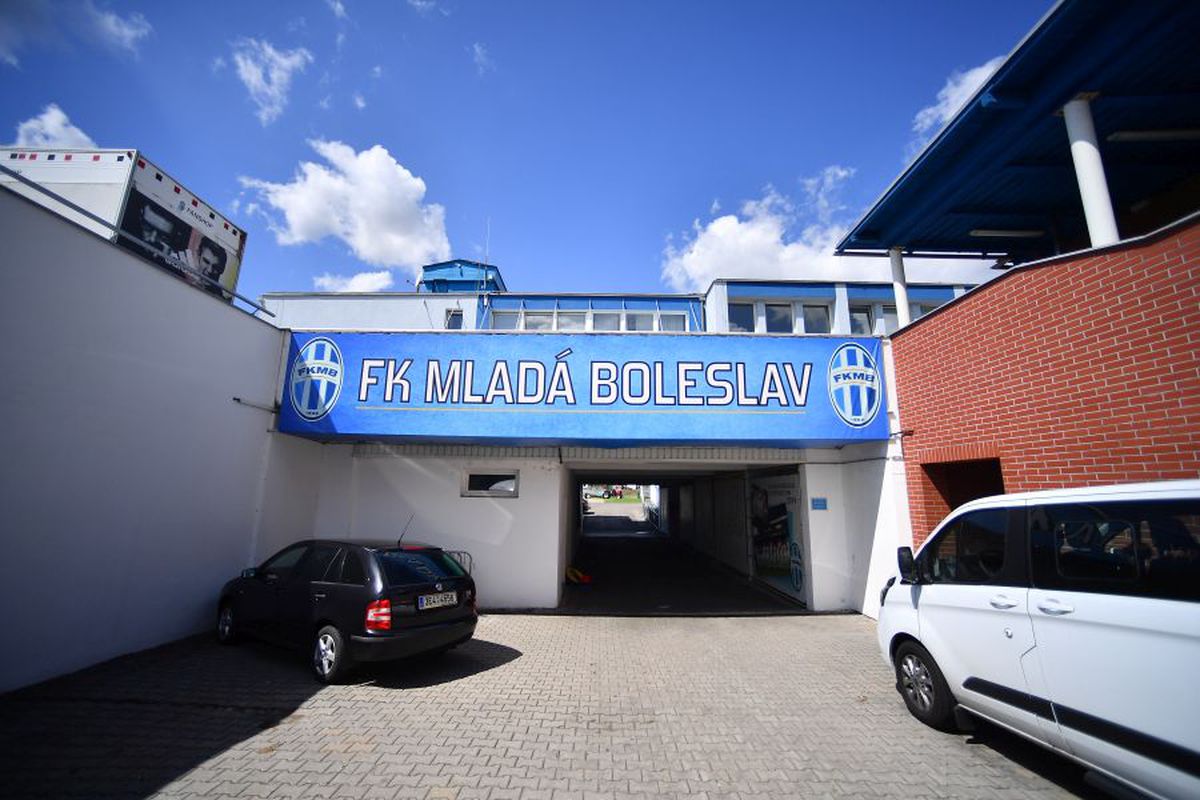 MLADA BOLESLAV - FCSB // VIDEO+FOTO Cehii stau la coadă să vadă "cel mai cunoscut club românesc"